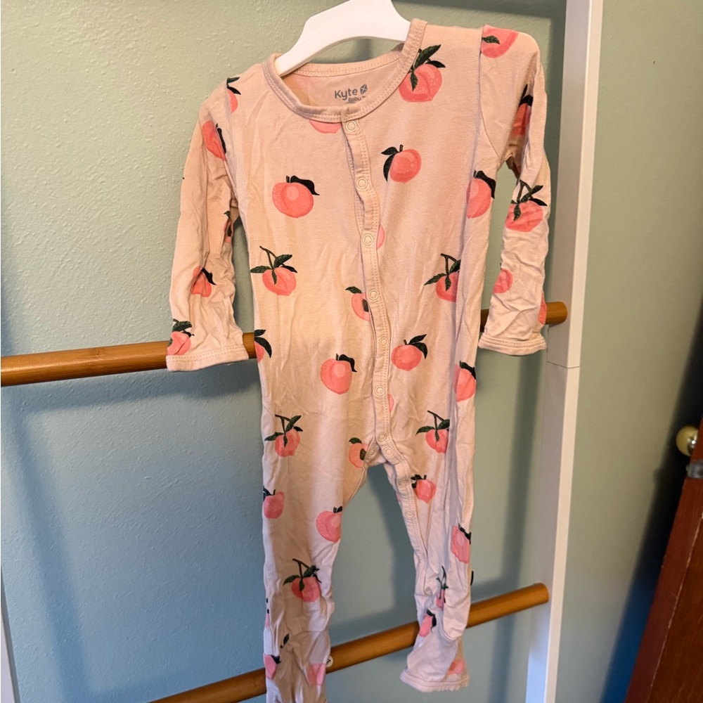 Kyte Baby Peach Snap Romper